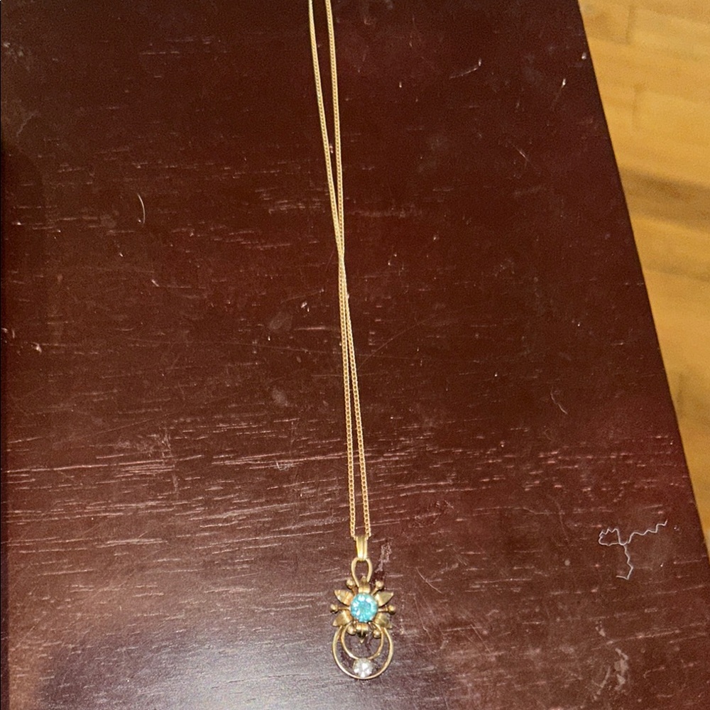 Elegant Gold and Blue Pendant Necklace